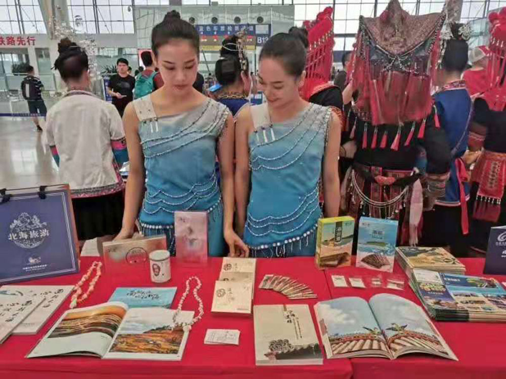 搭乘首發(fā)高鐵，海真珠珍珠粉抵達(dá)東方明珠